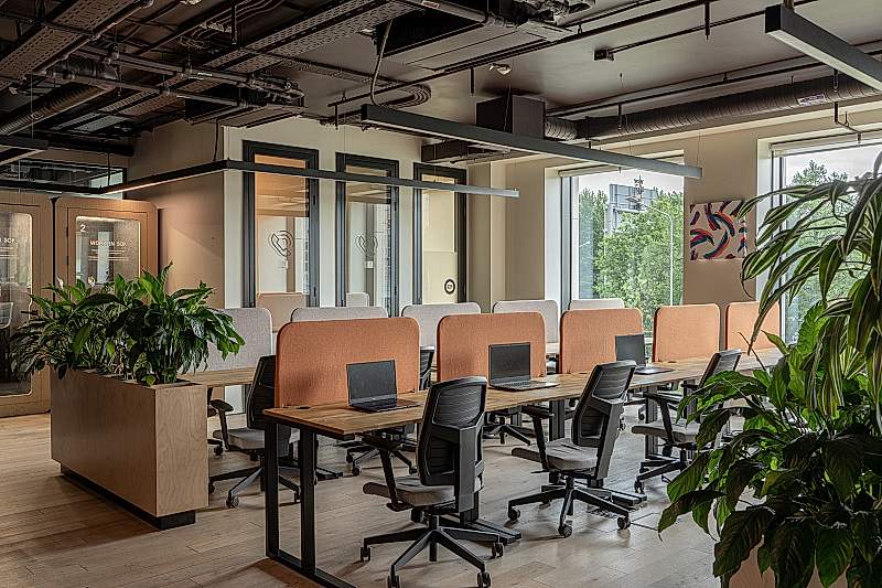 -50% on booking a meeting room for non-residents