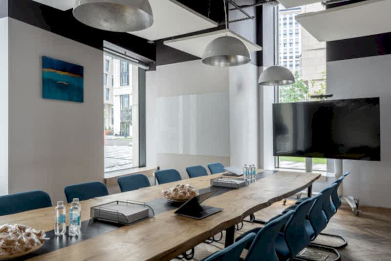 -50% on booking a meeting room for non-residents